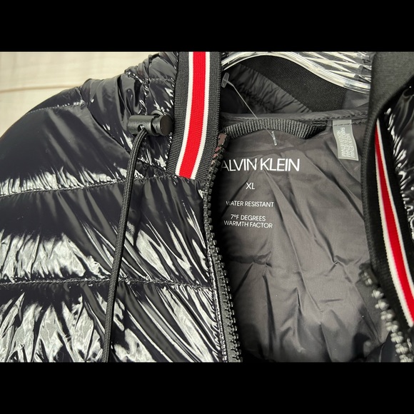 Calvin Klein Men’s Hood Puffer Jacket True Black XL Water- Resistant 7*F B46. - Picture 4 of 4